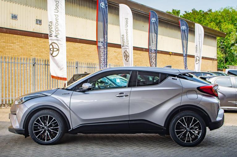 Used Toyota C-HR WN67LLZ 10