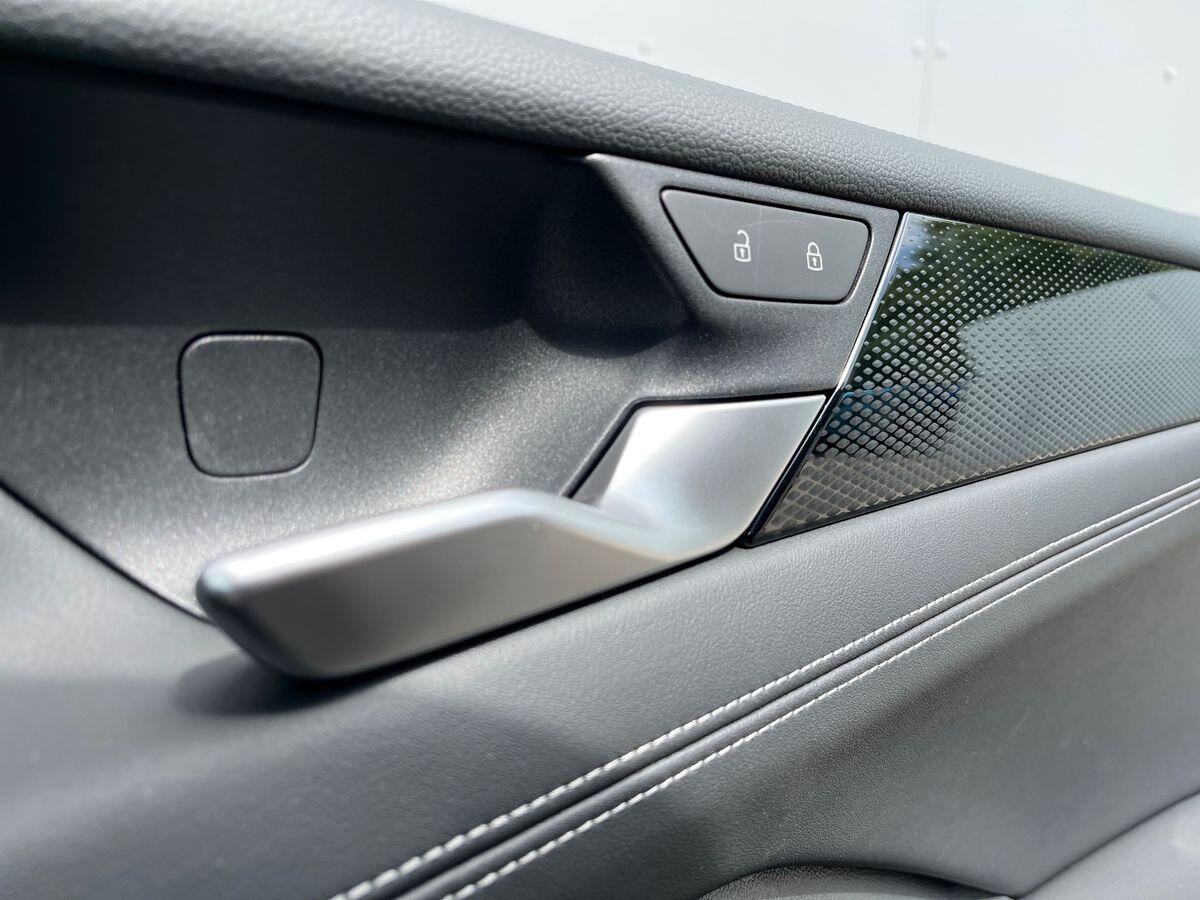 Volkswagen Tiguan Photo at-caa1f75c6a654804aeb4d2dedd0ed77a.jpg