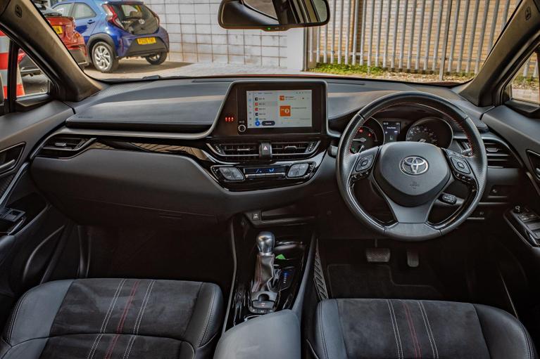 Used Toyota C-HR WU22UTC 12