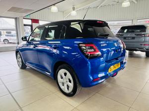 Suzuki Swift Photo 4