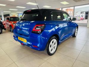 Suzuki Swift Photo 8