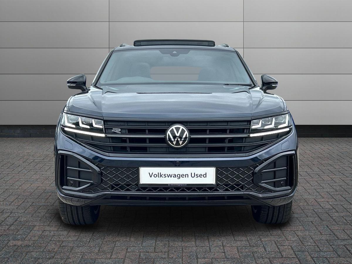 Volkswagen Touareg Photo at-cade8a6475864da5b67c02822e478a98.jpg