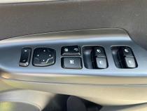 Hyundai KONA Photo 21