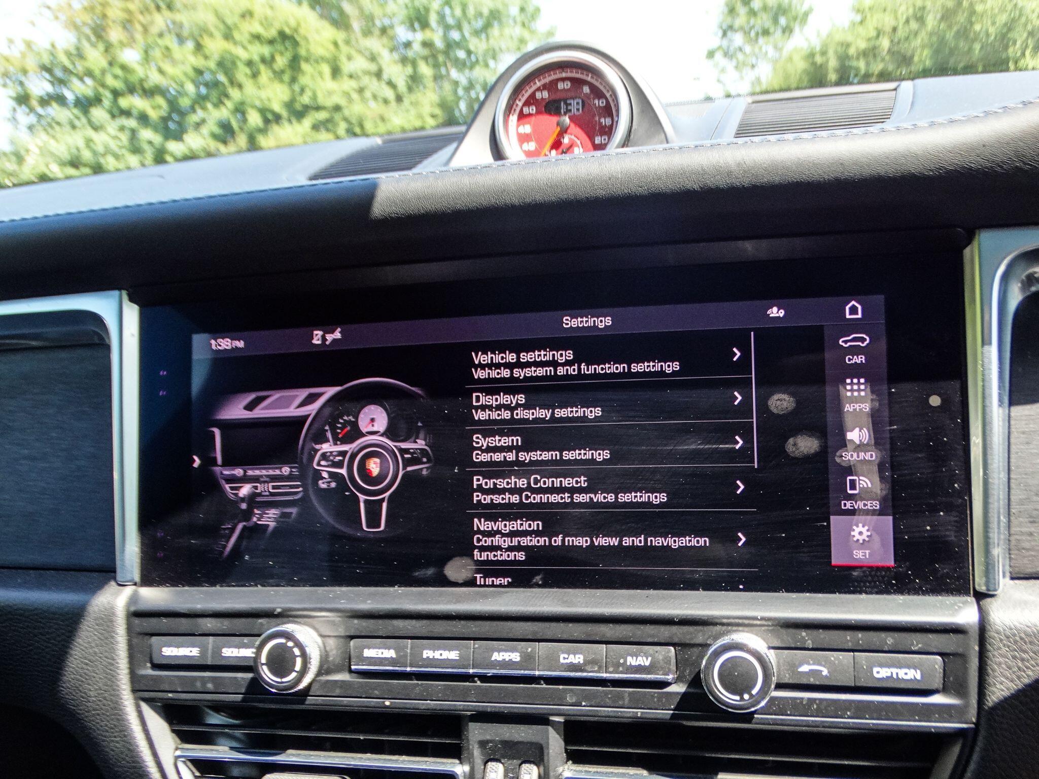 Porsche Macan 2.9T V6 GTS PDK 4WD Euro 6 (s/s) 5dr — photo 27