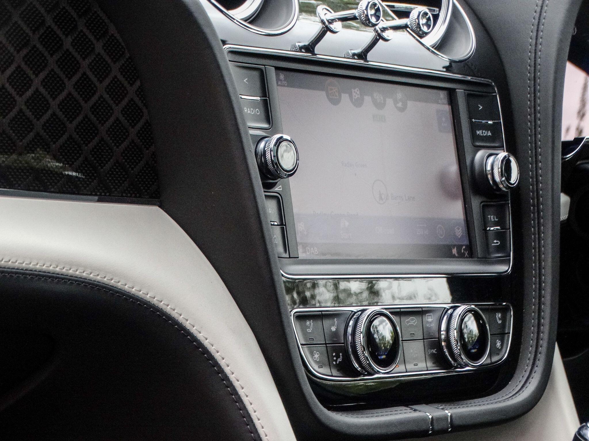 Bentley Bentayga 4.0 V8 Auto 4WD Euro 6 (s/s) 5dr — photo 26