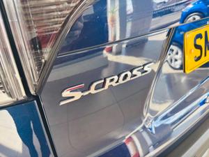 Suzuki S-Cross Photo 16