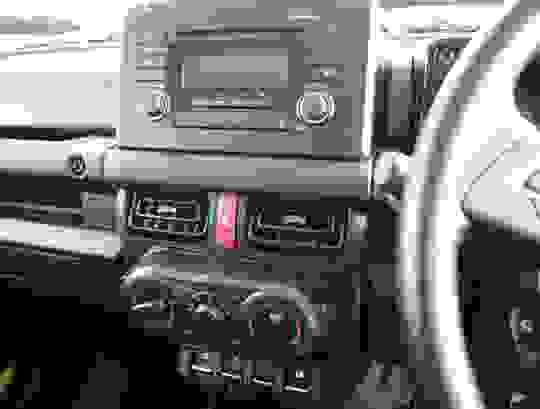 Suzuki Jimny Photo at-cb5e35b530304c1f8e8a7f2b6f5620fc.jpg