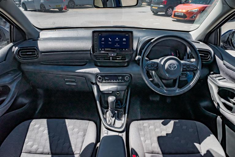 Used Toyota Yaris LM74KOX 8