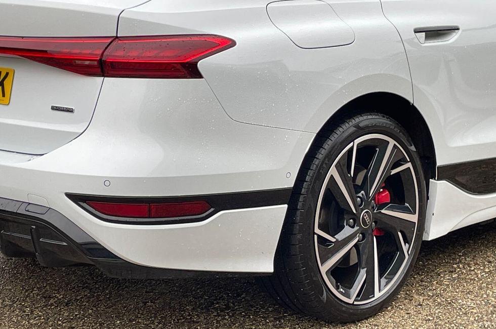 Audi A6 Photo at-cb78f15205954d798061db21df786d3a.jpg