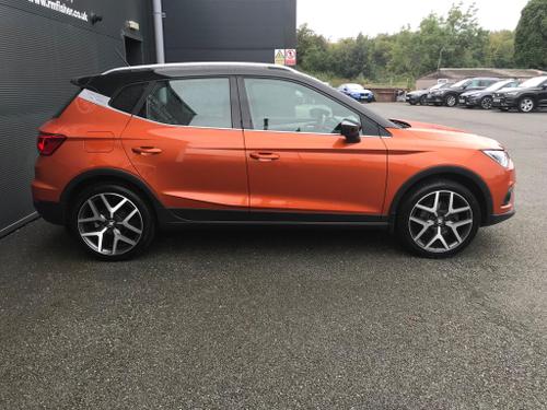 SEAT Arona Photo at-cbd7accec2cf48d8a61f8e0cbbebaa81.jpg