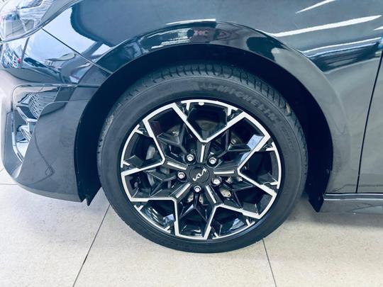 Kia Ceed Photo at-cbdc334ab93043ac9cc3c1ba354c7b45.jpg