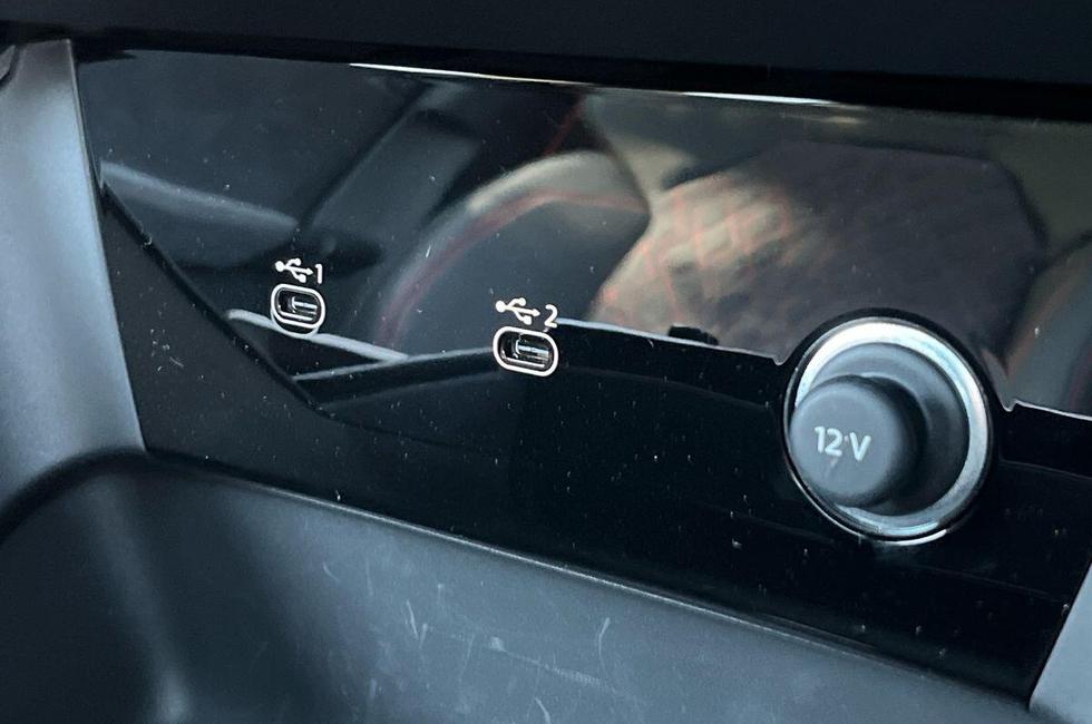 Audi Q6 Photo at-cbf3a13f92c049f4b943df8cf0cd23bb.jpg
