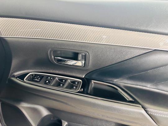Mitsubishi Outlander Photo at-cbffd78e2e7f4ae280c13f8a88e680c4.jpg
