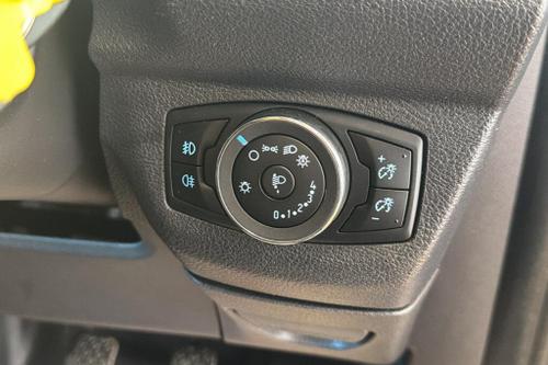 Ford TRANSIT COURIER Photo at-cc14914f4294478896cfe263440a8c9c.jpg