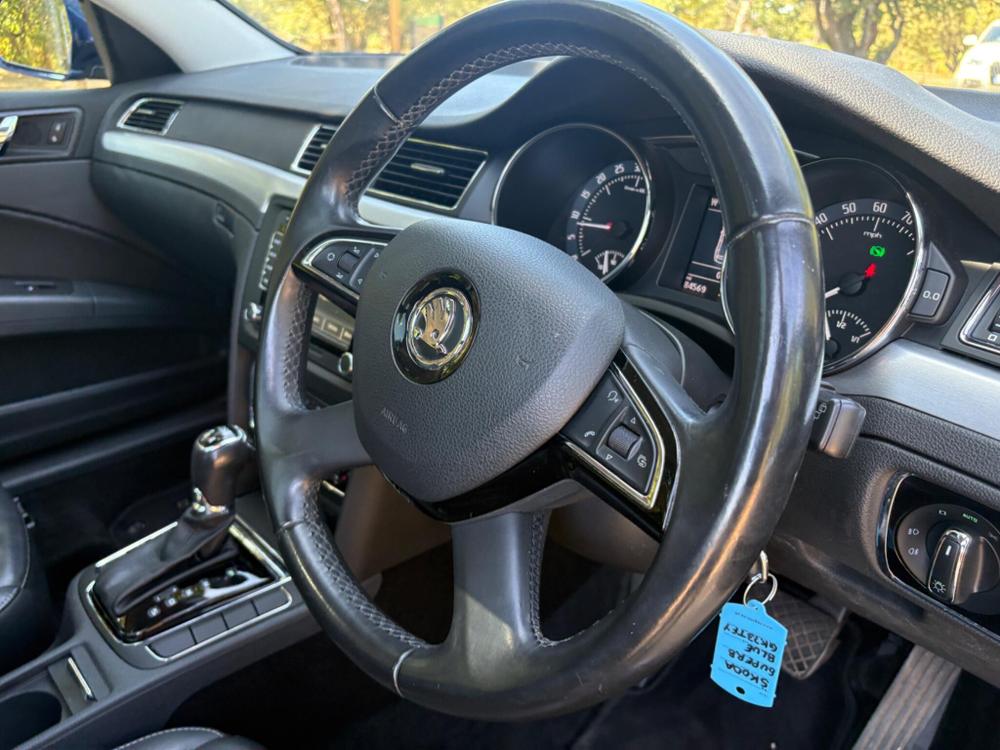 Skoda Superb Photo at-cc14fbbe7d2b4fd79c423090a321fbce.jpg