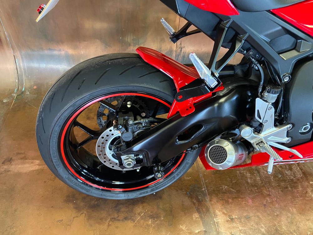 Honda CBR1000RR Fireblade Photo at-cc192337b2d04a8ba9949be4369ae8c1.jpg