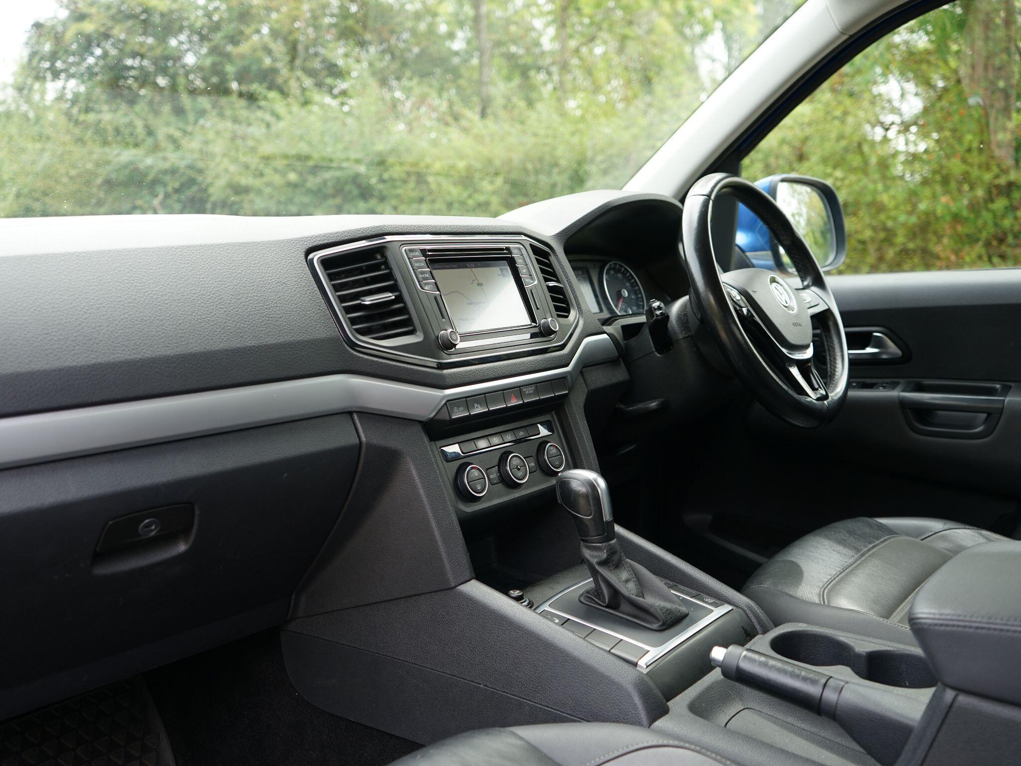 Volkswagen Amarok 3.0 TDI V6 Highline Auto 4Motion Euro 6 (s/s) 4dr — photo 17