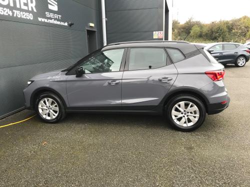 SEAT Arona Photo at-cc49b42d332b4f74b73eab0e5994763f.jpg