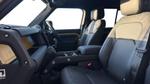 Land Rover Defender Photo 23