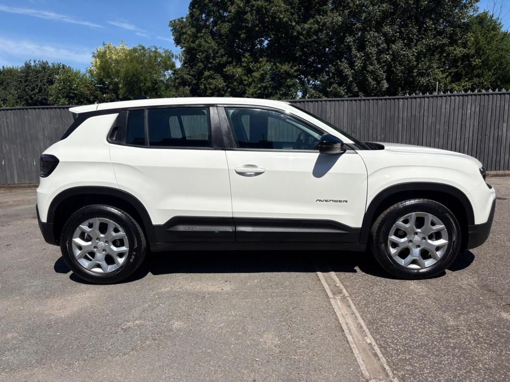 Jeep Avenger Photo at-cc89e74d09eb4546af9464e6da093739.jpg