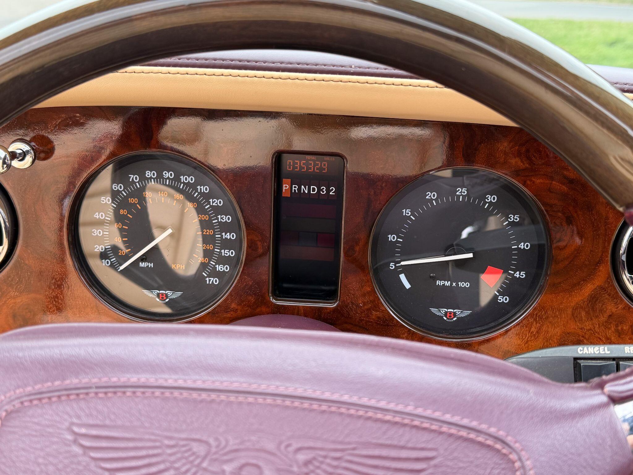 Bentley Azure 6.8 Convertible 2dr Petrol Automatic (422 g/km 385 bhp) — photo 21