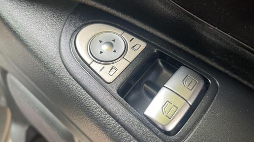 Mercedes-Benz Vito Photo at-ccd2122926d749b694e741e454b80d11.jpg