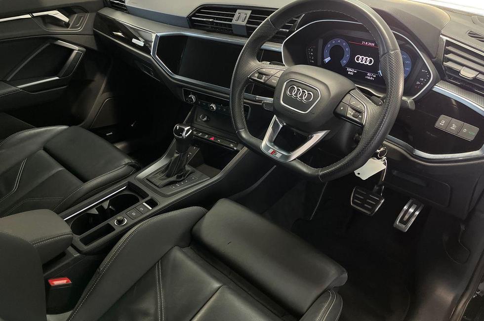 Audi Q3 Photo at-ccd39150708243ef935bf552e4221303.jpg