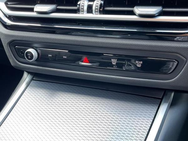 BMW 3 Series Photo at-ccdc1c3068e34a08830f96be7d1fa21c.jpg