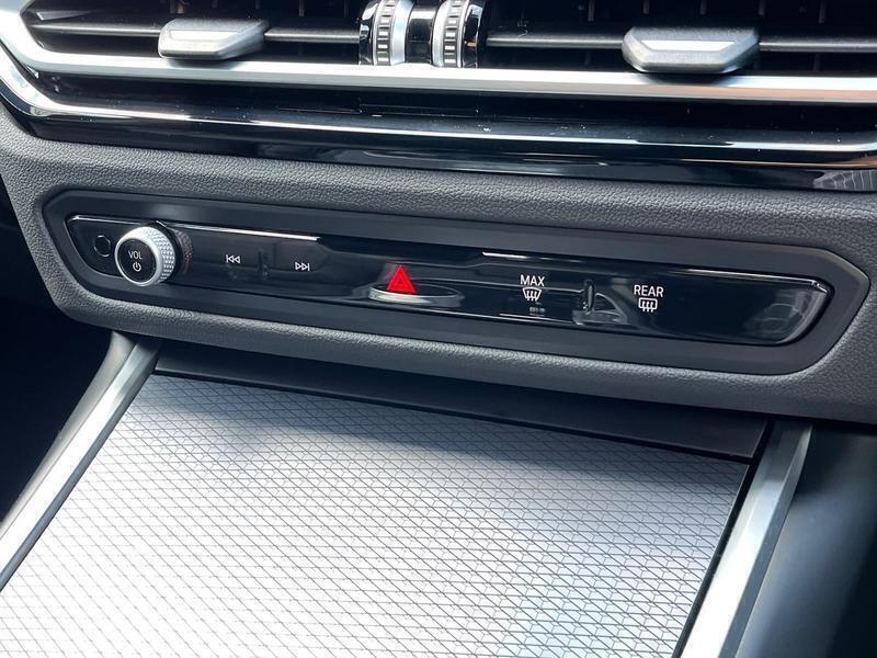 BMW 3 Series Photo 35