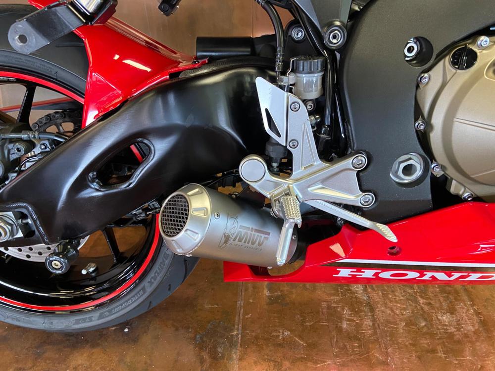 Honda CBR1000RR Fireblade Photo at-cceaef3d3487412f9dbe81b522f4db7f.jpg