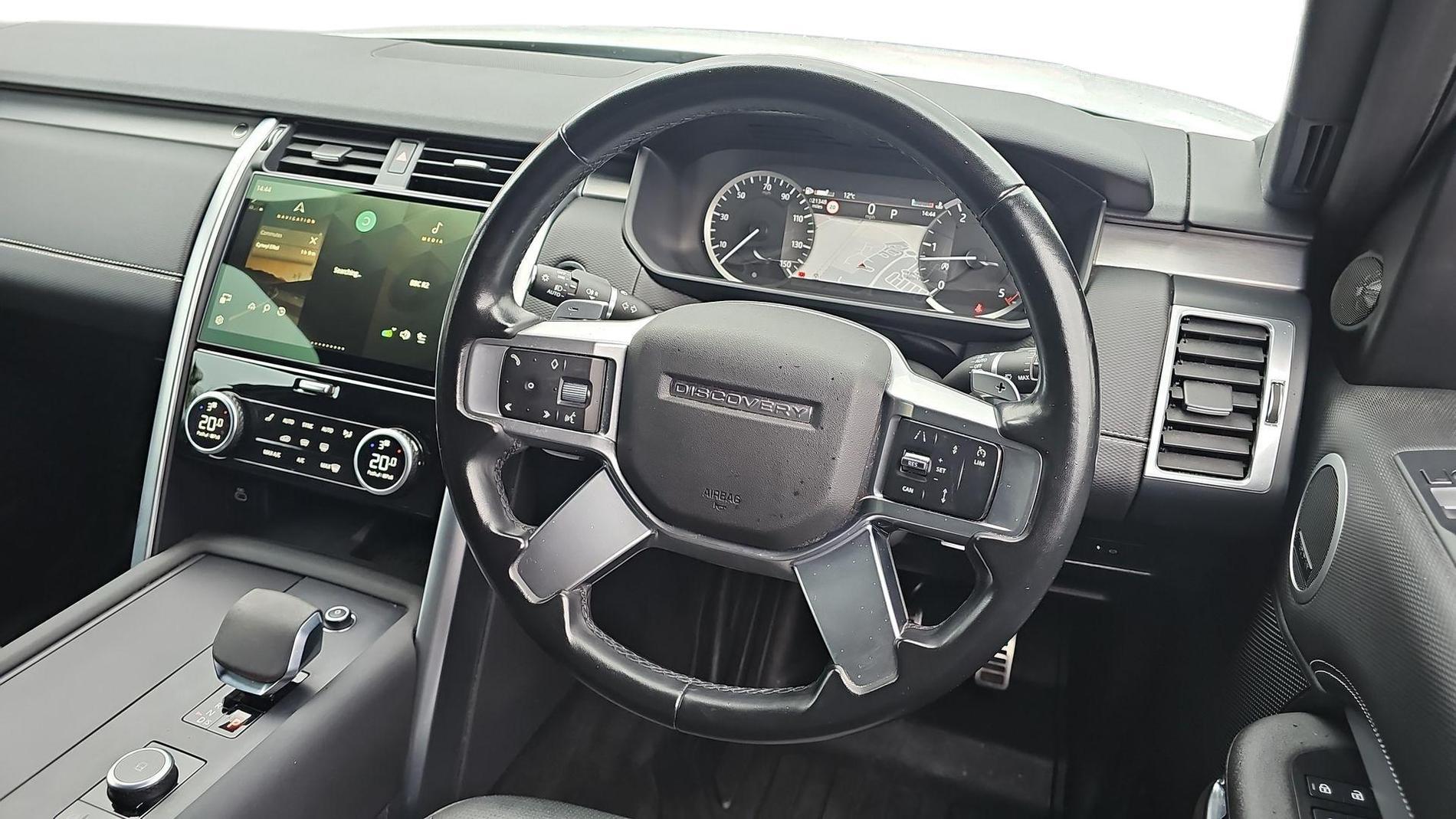 Land Rover Discovery Photo at-ccf5c6d880d74ce0bb495f1c68f40eb2.jpg