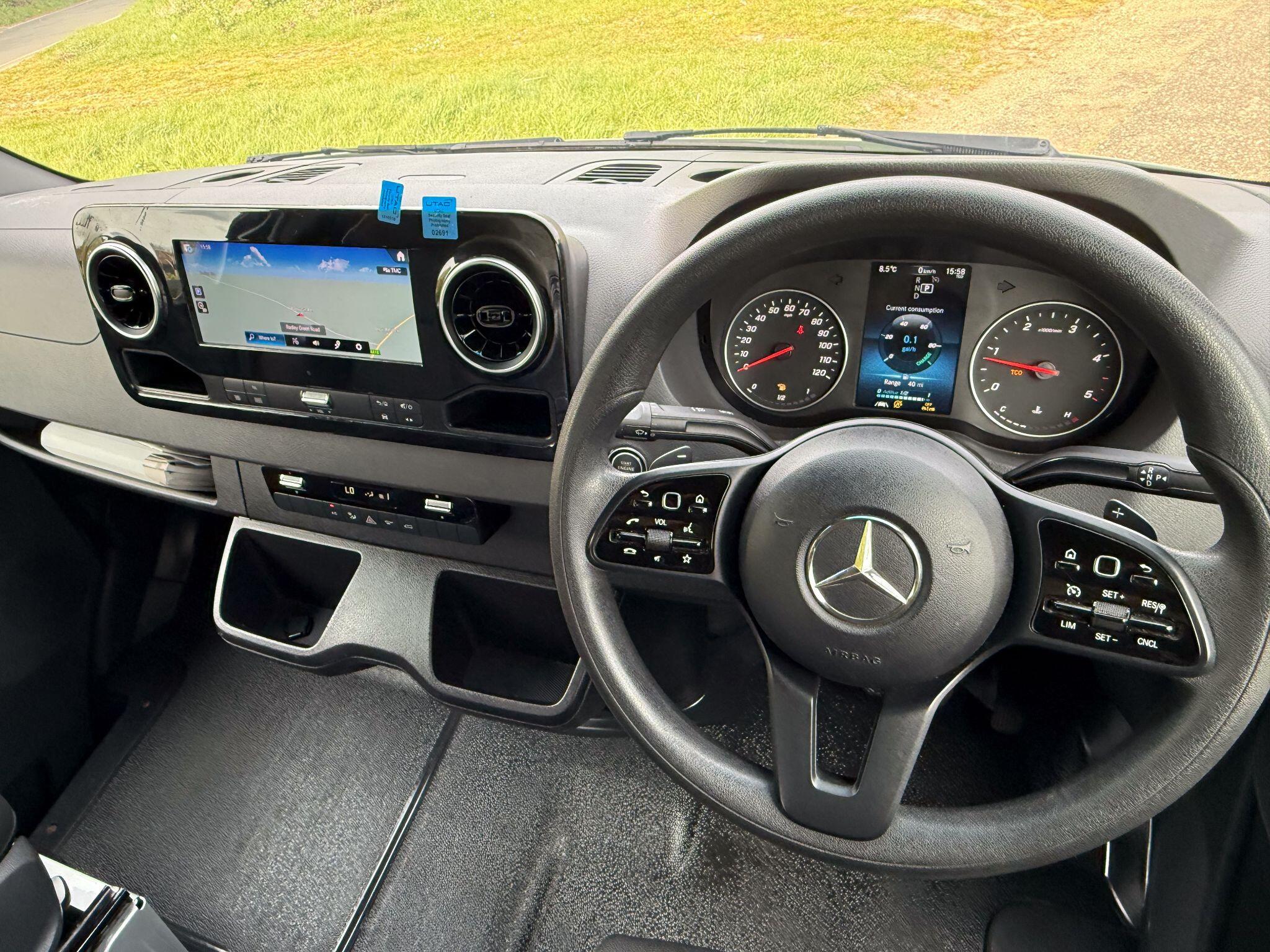 Mercedes-Benz Sprinter 2.1 516 CDI Chassis Cab 2dr Diesel G-Tronic+ RWD L2 Euro 6 (163 ps) — photo 21