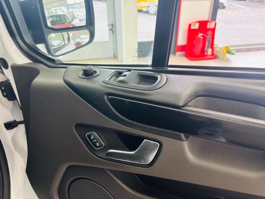 Ford Transit Custom Photo at-cd7509d1d0c94ce9aa68b14fc18dad39.jpg