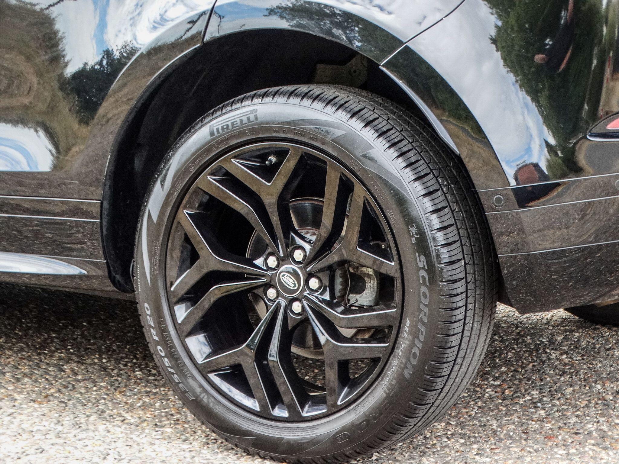 Land Rover Range Rover Evoque 2.0 P250 MHEV R-Dynamic HSE Auto 4WD Euro 6 (s/s) 5dr — photo 5