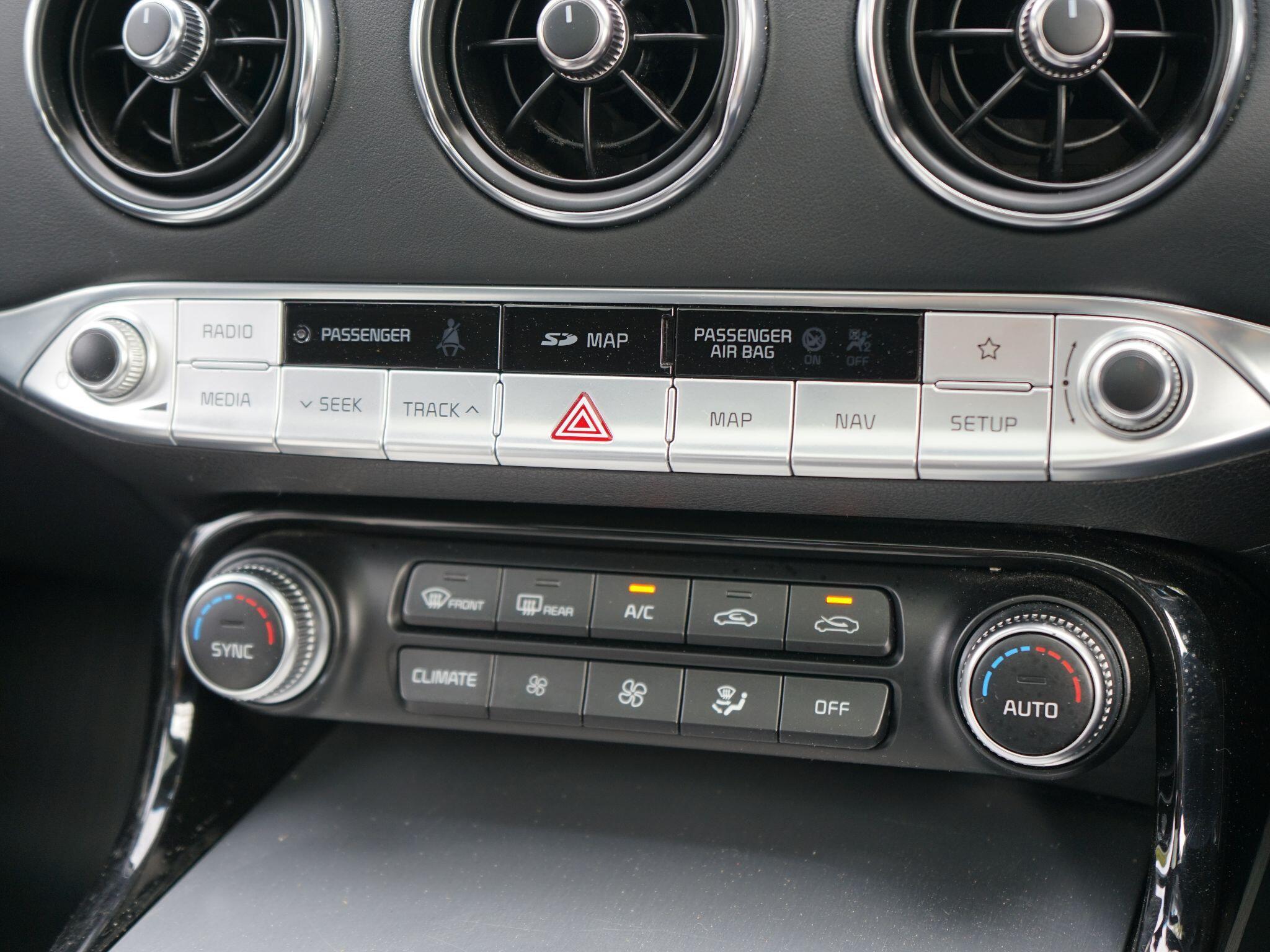 Kia Stinger 3.3 T-GDi V6 GT S Gran Turismo Auto Euro 6 (s/s) 5dr — photo 34
