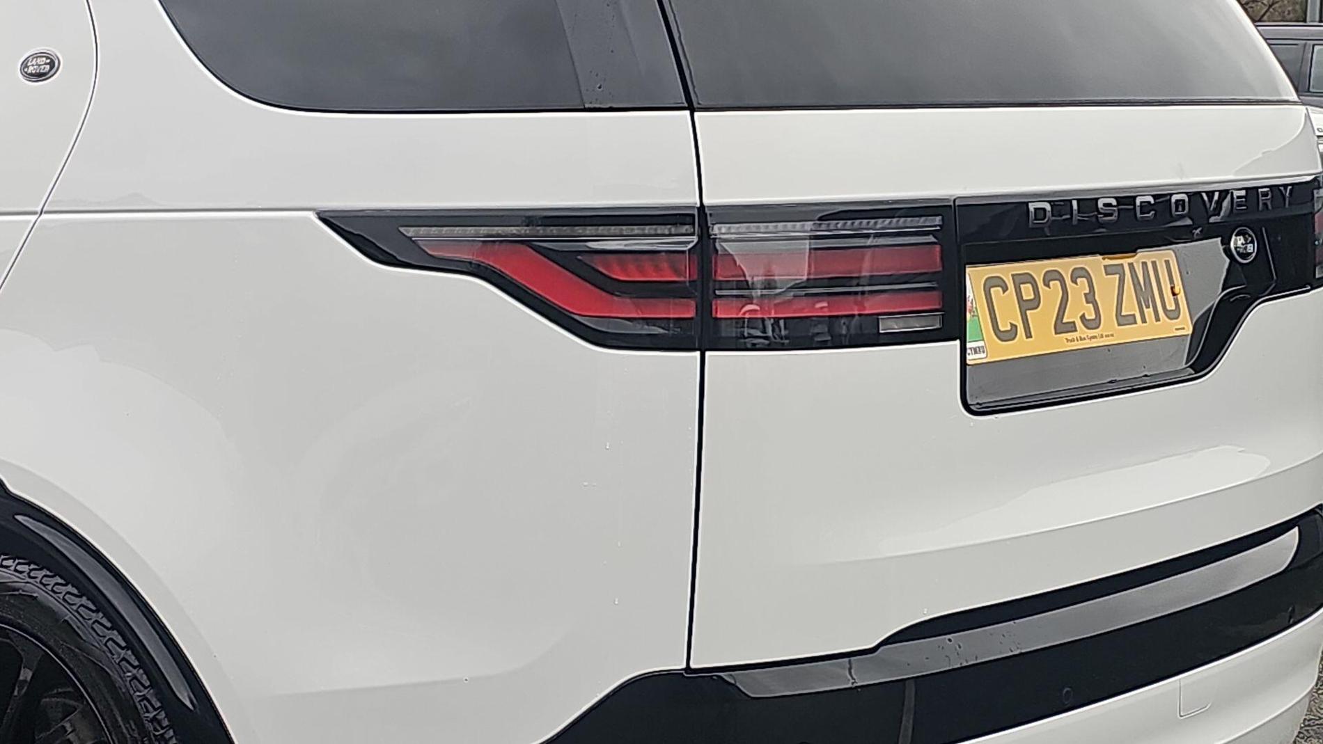 Land Rover Discovery Photo at-cdb176e75afc49a9b45e0b472795b8a6.jpg