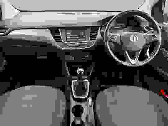 Vauxhall Crossland Photo at-cdb80d09b45f48b78b79a99dd4f57cf4.jpg