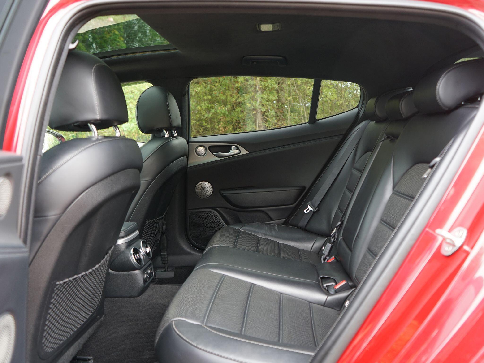 Kia Stinger 3.3 T-GDi V6 GT S Gran Turismo Auto Euro 6 (s/s) 5dr — photo 16