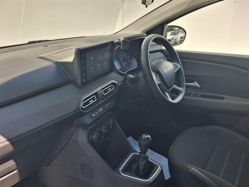 Dacia Sandero Photo at-cdd3c8596c564e3683f5c0bd4738dfbc.jpg