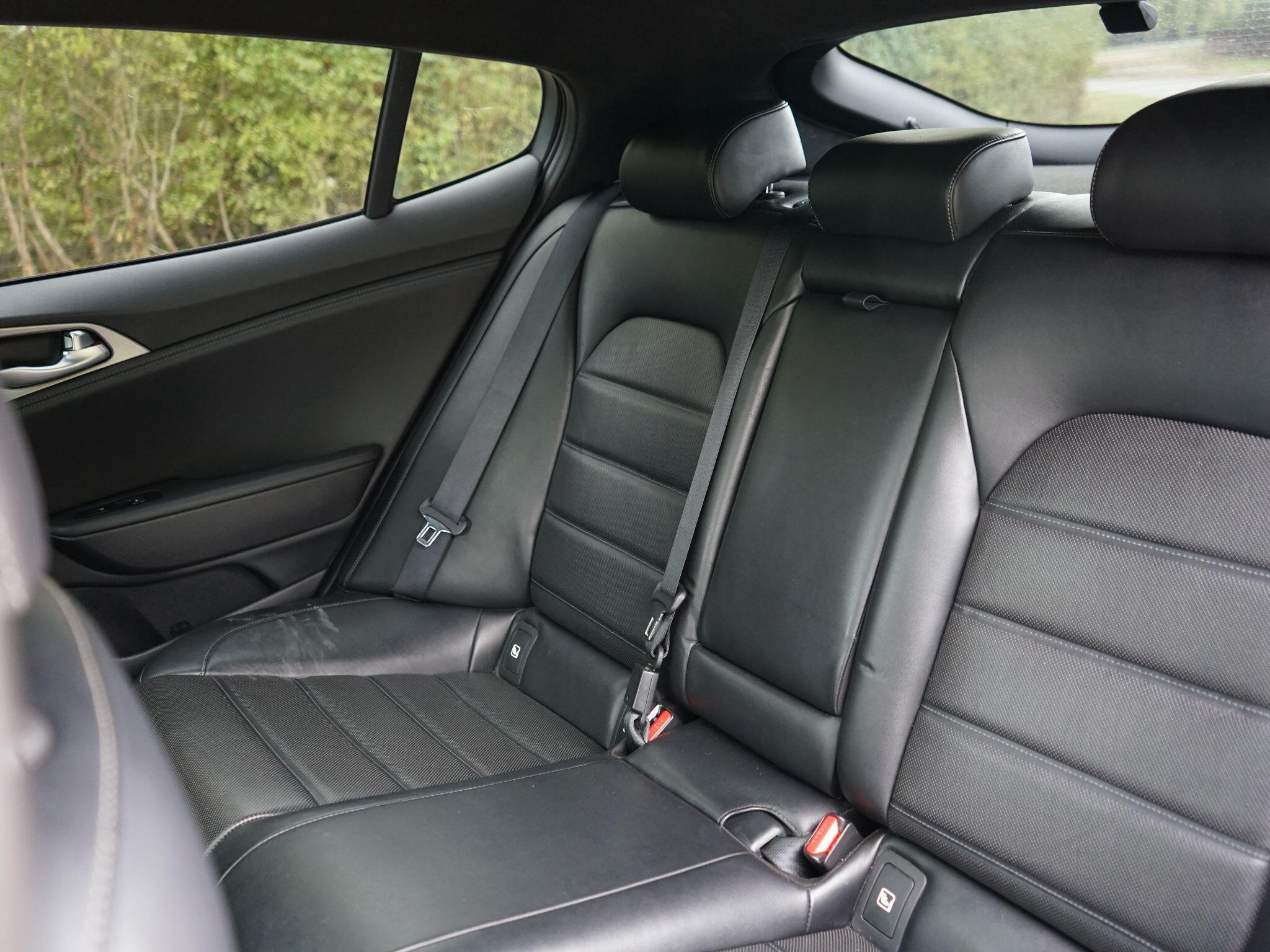 Kia Stinger 3.3 T-GDi V6 GT S Gran Turismo Auto Euro 6 (s/s) 5dr — photo 17