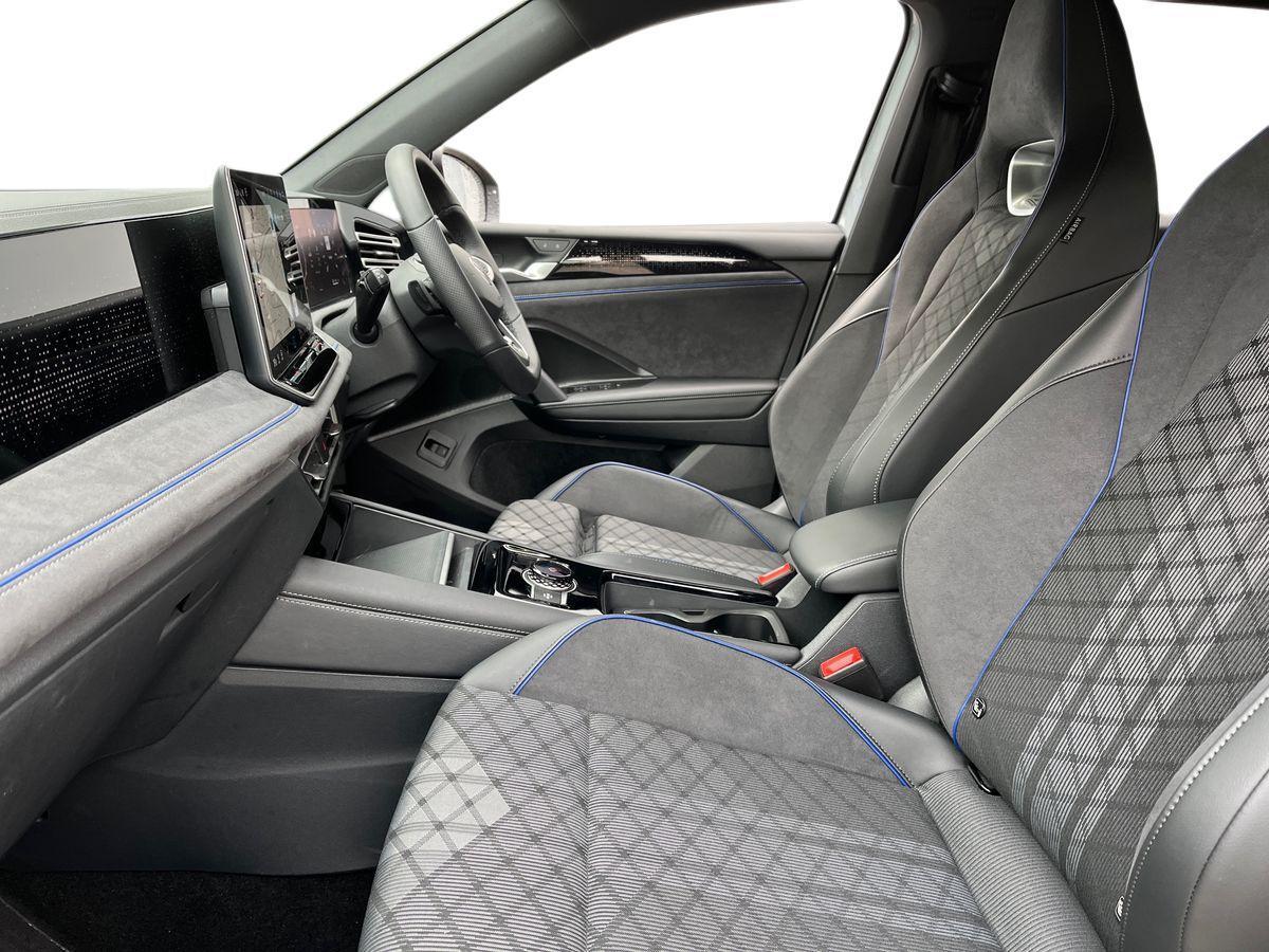 Volkswagen Tiguan Photo at-cdd9af8e95034f94b126d5f2540ce2e6.jpg