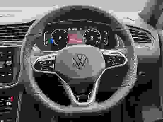 Volkswagen Tiguan Photo at-cde3a55e7b9840f0916c26df8733a711.jpg