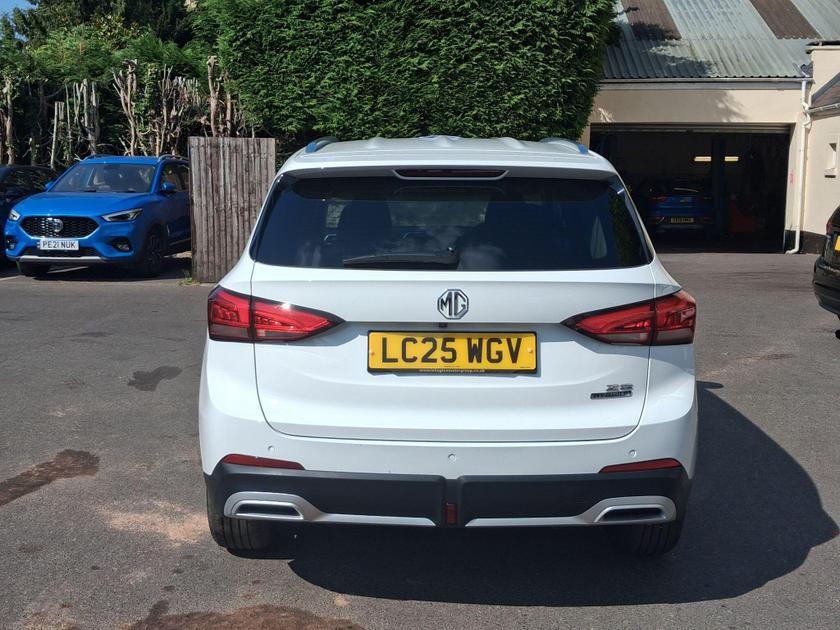 MG MG ZS Photo at-cde561ecd90b451db7285a246d601cde.jpg