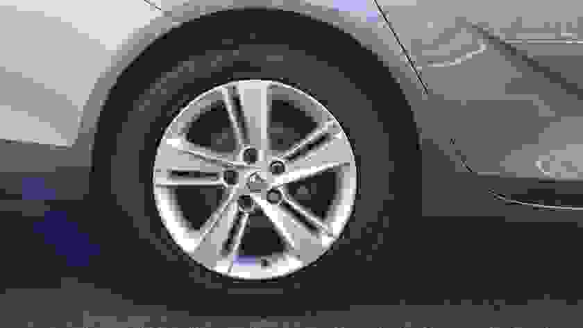 Vauxhall Insignia Photo at-cde5dd52c5614ed2adeaf0d3e02f6d0a.jpg