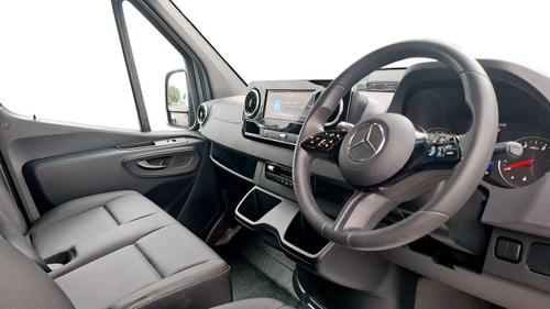 Mercedes-Benz Sprinter Photo at-cdfb816eba9c485099100c93c9cf0733.jpg