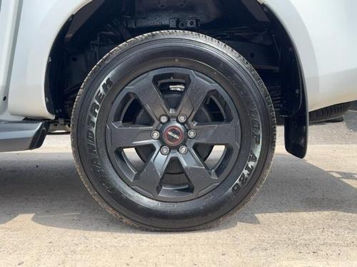 Isuzu D-MAX Photo at-ce3f3ef447394f3c91aa873d8211e78d.jpg