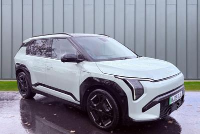 Used 2025 Kia EV3 81.4 kWh GT-LINE S Pistachio Green at Kia Motors UK