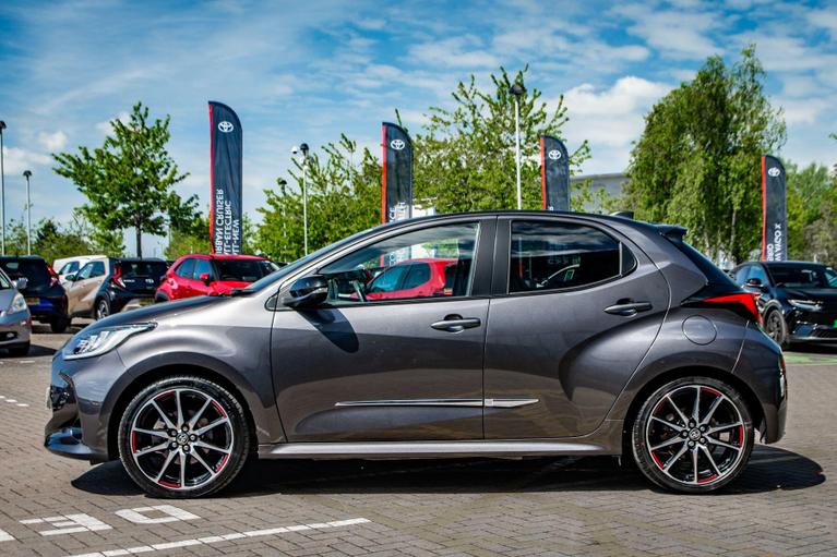 Used Toyota Yaris WR72MVK 18