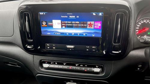 Mercedes-Benz Vito Photo at-ced9d9bd3c2d4d8794a2ef3873a4b93e.jpg