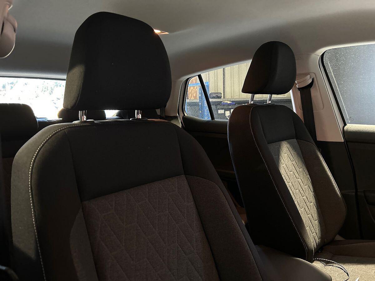 Volkswagen T-Cross Photo at-cedd4e12c7614dd385a0b20b80b2ee49.jpg